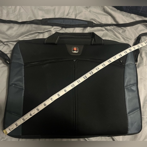 Swiss Gear 21” Laptop Case - Picture 2 of 4